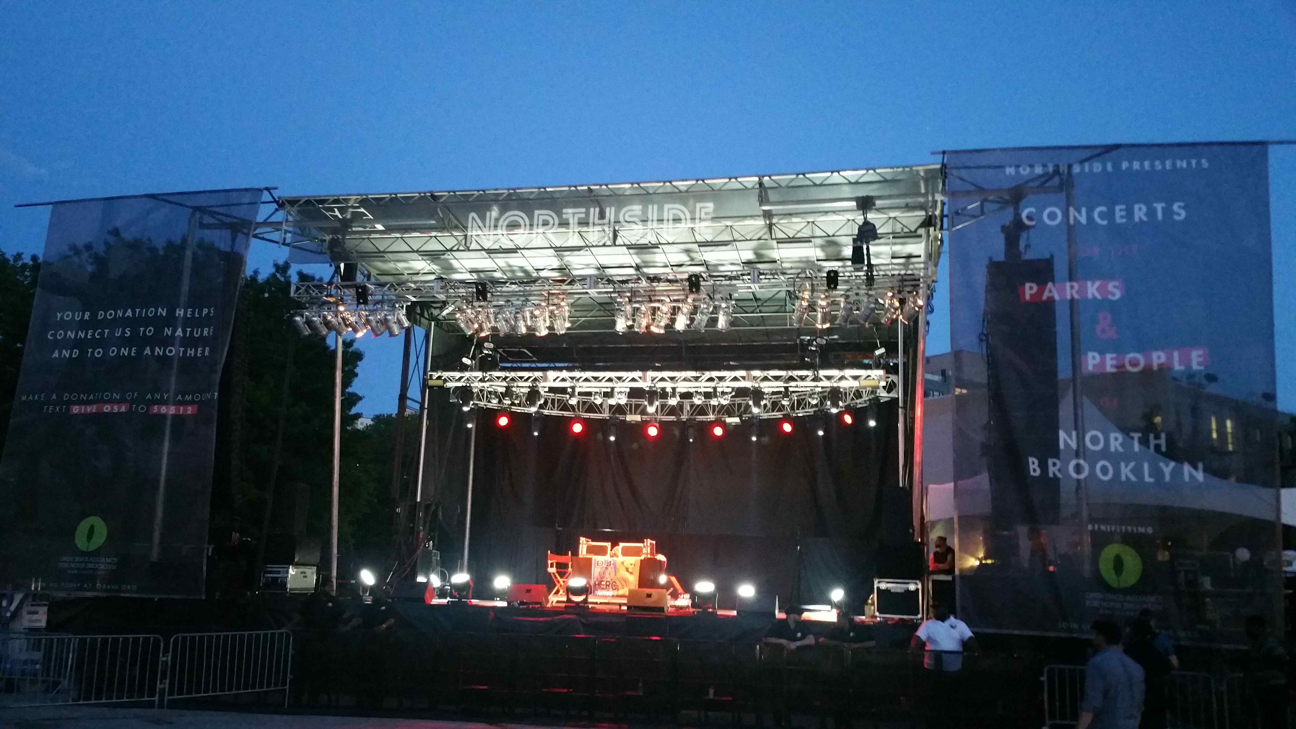 Rent Mobile Stage - Stageline SL320 Portable Stage Unit – Crossfire Pro ...